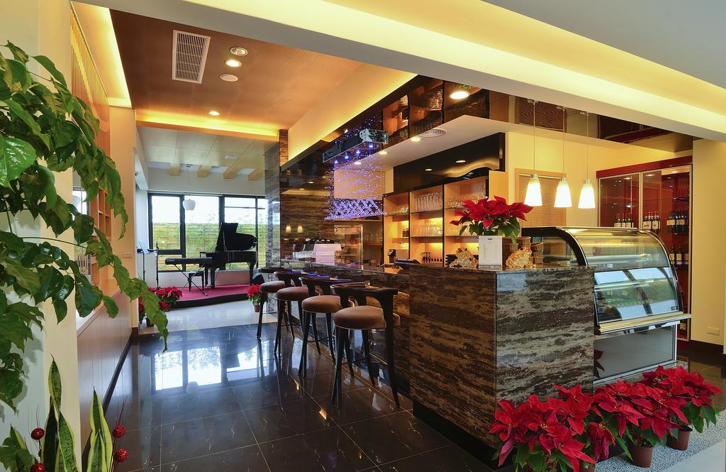 Hotel Modern Puli Extérieur photo